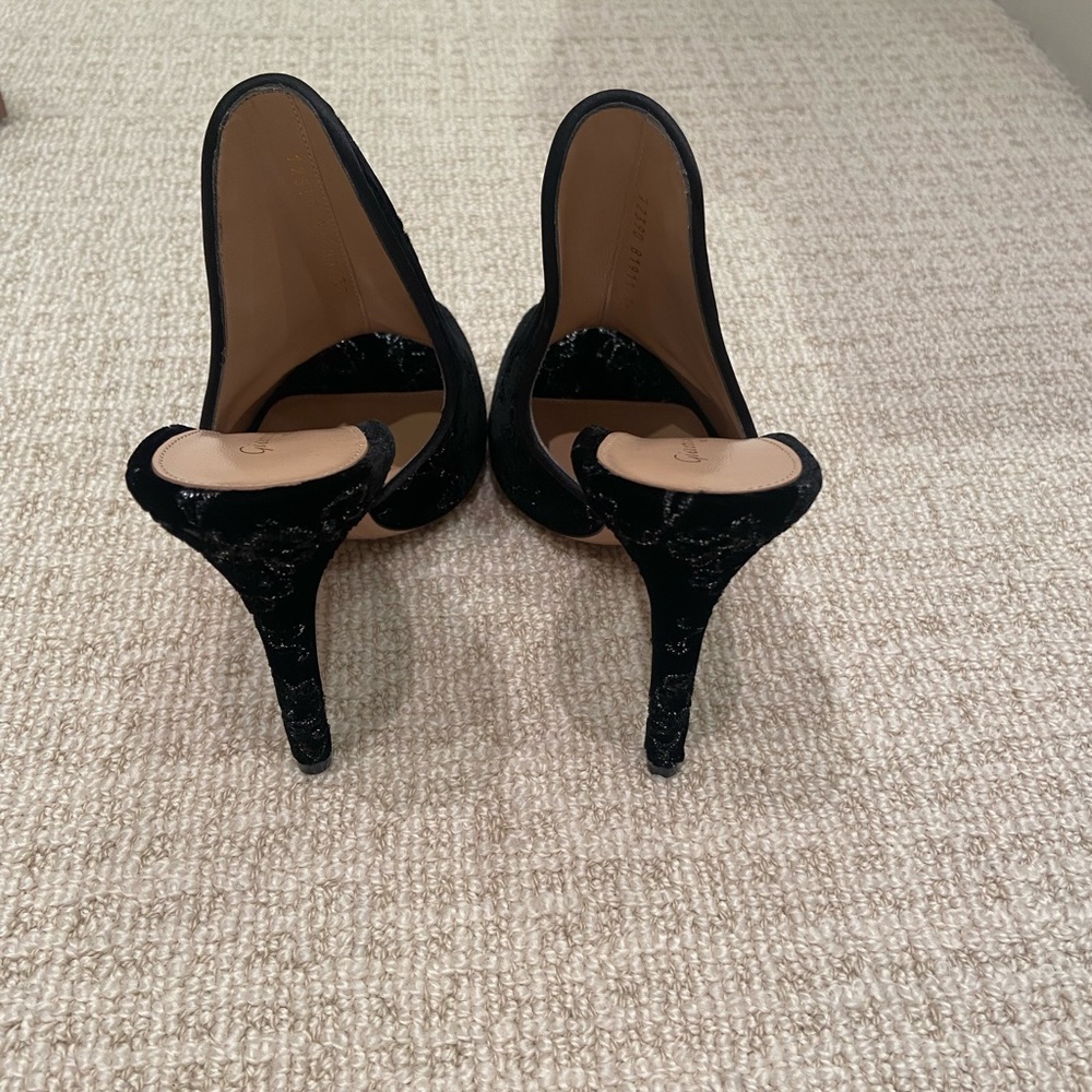 Gianvito Rossi brand new velvet black/silver brocade mules, size 37 - Picture 3 of 6